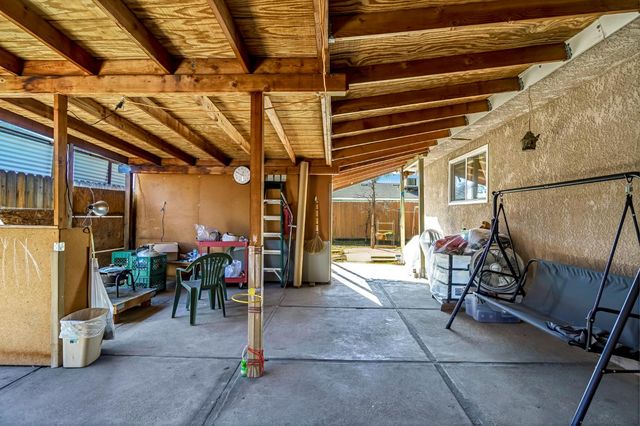 882 W National Avenue, Clovis, CA 93612