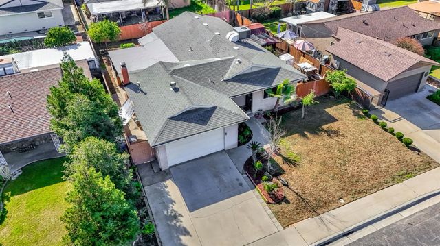 882 W National Avenue, Clovis, CA 93612