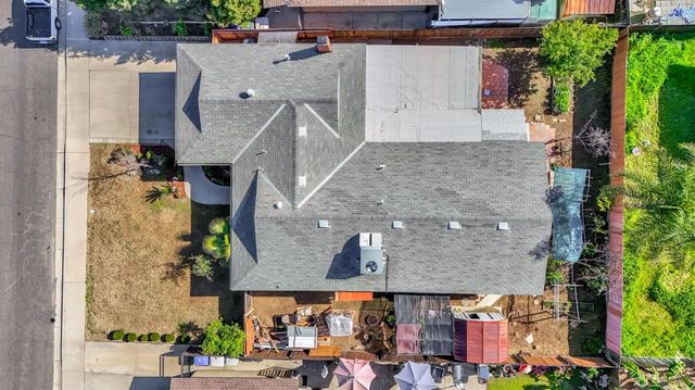 882 W National Avenue, Clovis, CA 93612