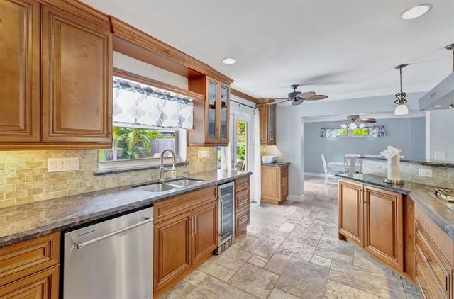 925 NE 25th Avenue, Pompano Beach, FL 33062