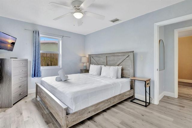 925 NE 25th Avenue, Pompano Beach, FL 33062