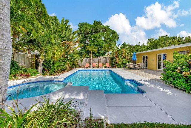 925 NE 25th Avenue, Pompano Beach, FL 33062