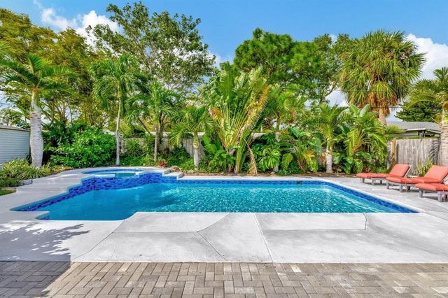 925 NE 25th Avenue, Pompano Beach, FL 33062