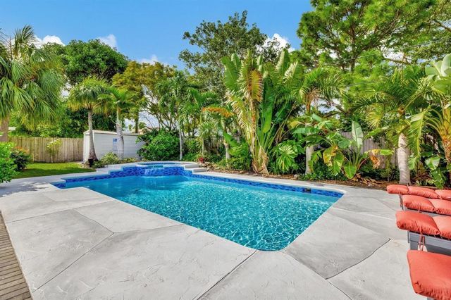 925 NE 25th Avenue, Pompano Beach, FL 33062