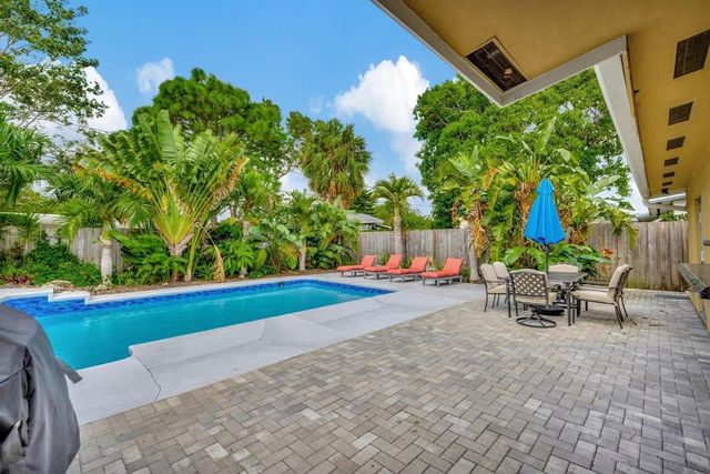 925 NE 25th Avenue, Pompano Beach, FL 33062