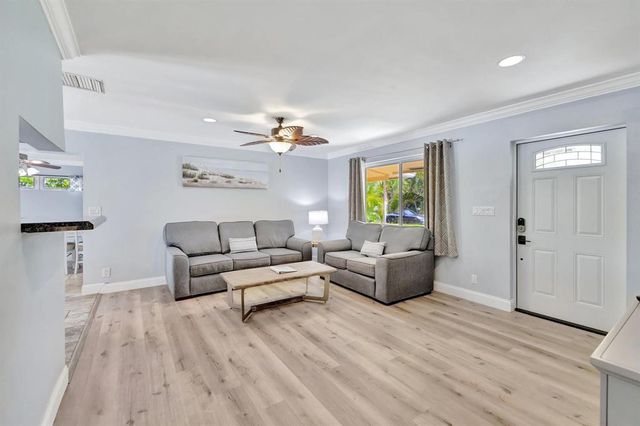 925 NE 25th Avenue, Pompano Beach, FL 33062