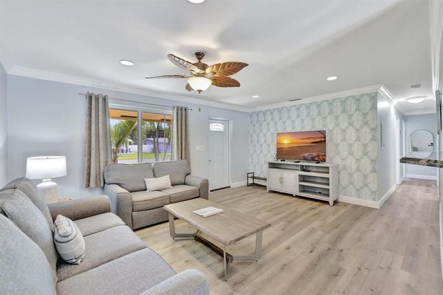 925 NE 25th Avenue, Pompano Beach, FL 33062