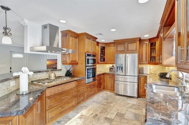 925 NE 25th Avenue, Pompano Beach, FL 33062