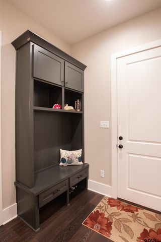 9232 Villas Ct, Tyler, TX 75703