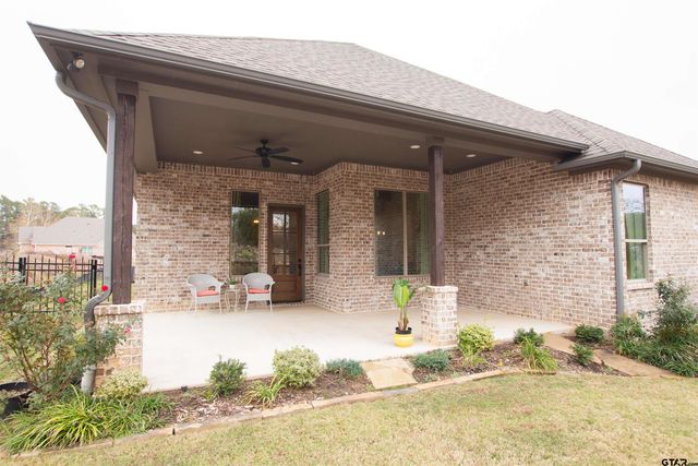 9232 Villas Ct, Tyler, TX 75703