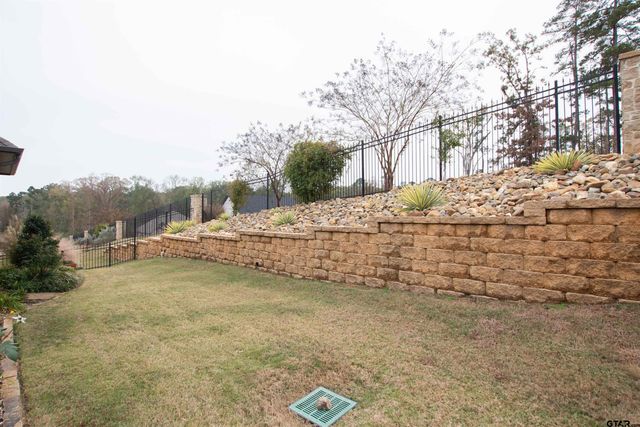 9232 Villas Ct, Tyler, TX 75703