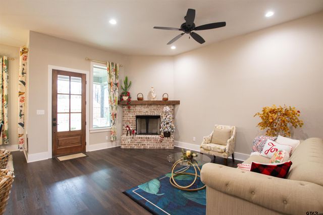 9232 Villas Ct, Tyler, TX 75703