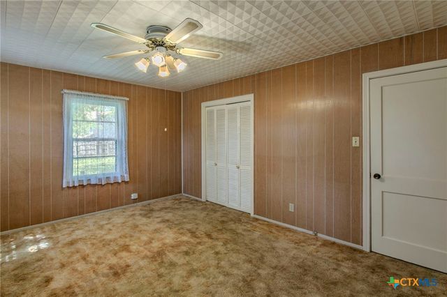 807 E 12th Avenue, Belton, TX 76513
