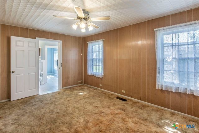 807 E 12th Avenue, Belton, TX 76513