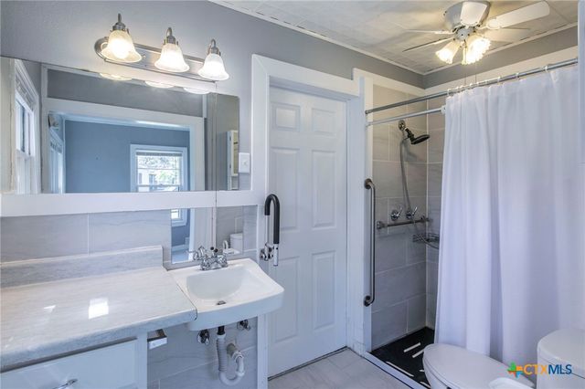 807 E 12th Avenue, Belton, TX 76513