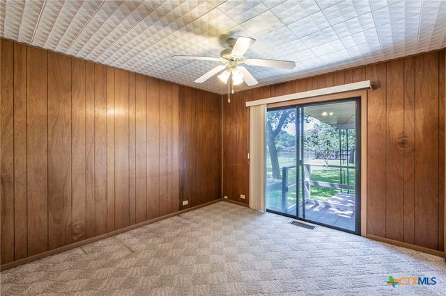 807 E 12th Avenue, Belton, TX 76513