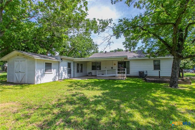 807 E 12th Avenue, Belton, TX 76513