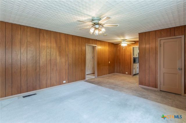 807 E 12th Avenue, Belton, TX 76513