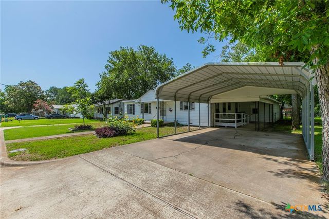 807 E 12th Avenue, Belton, TX 76513