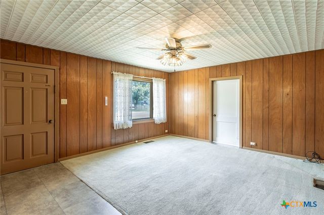807 E 12th Avenue, Belton, TX 76513