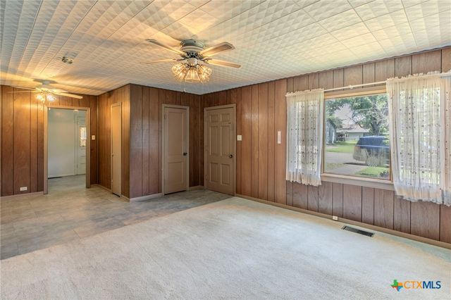 807 E 12th Avenue, Belton, TX 76513