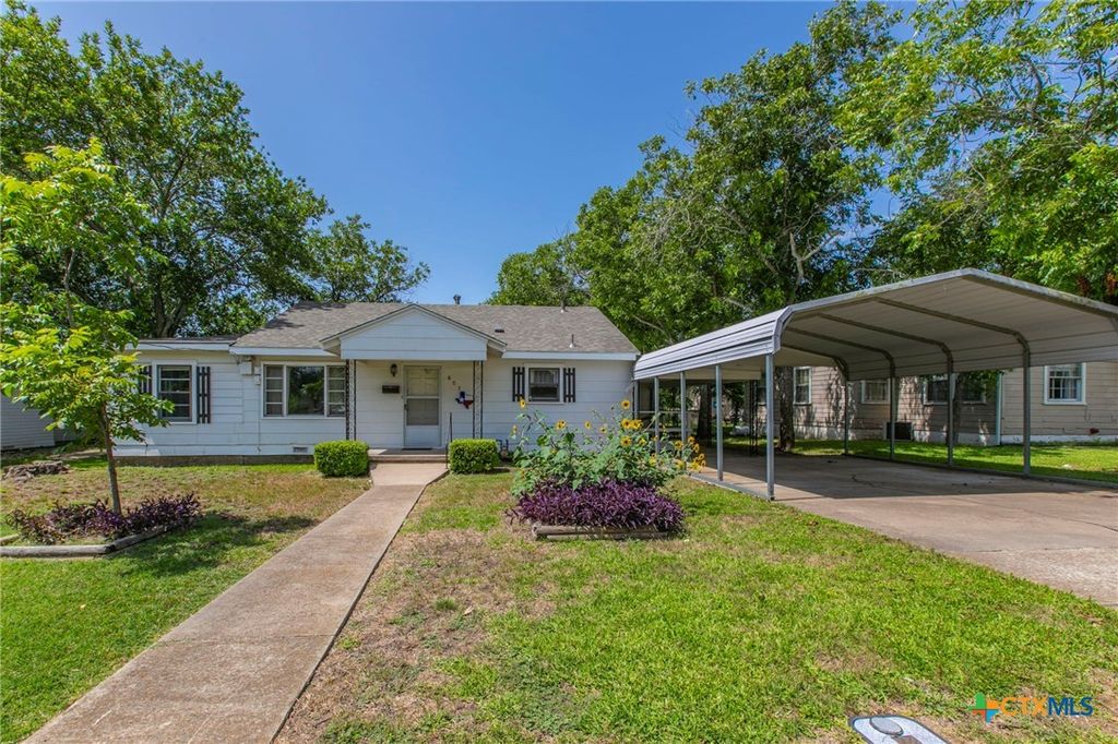 807 E 12th Avenue, Belton, TX 76513