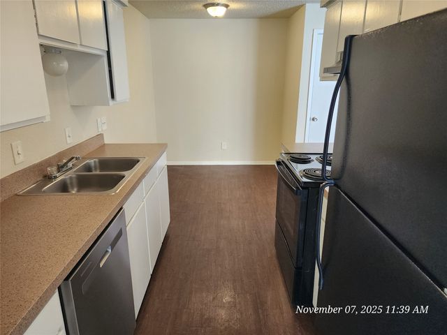 515 Gibbins Court 515-517, Arlington, TX 76011