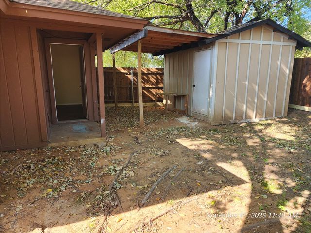 515 Gibbins Court 515-517, Arlington, TX 76011