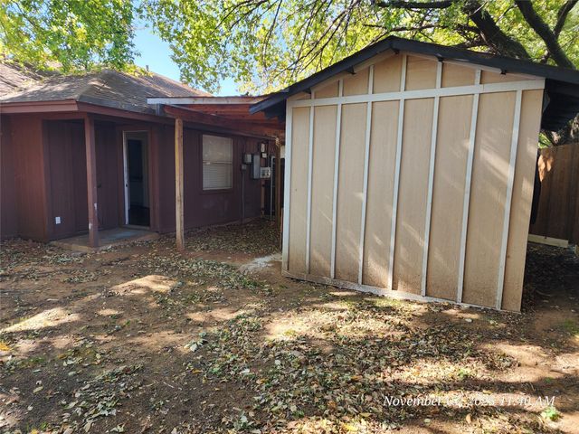 515 Gibbins Court 515-517, Arlington, TX 76011