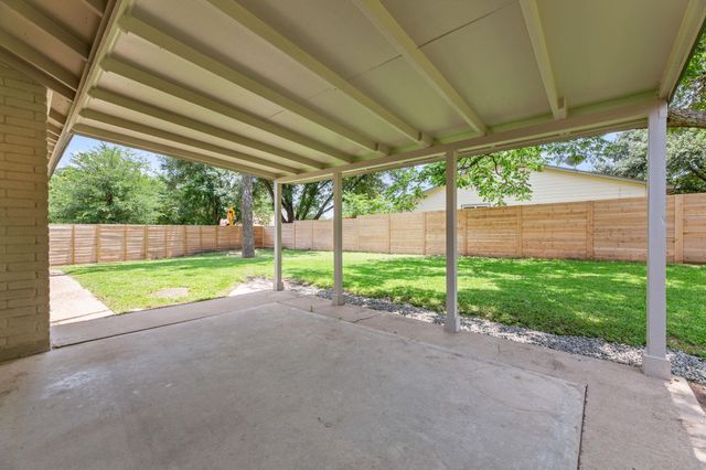 911 Cripple Creek DR, Austin, TX 78758