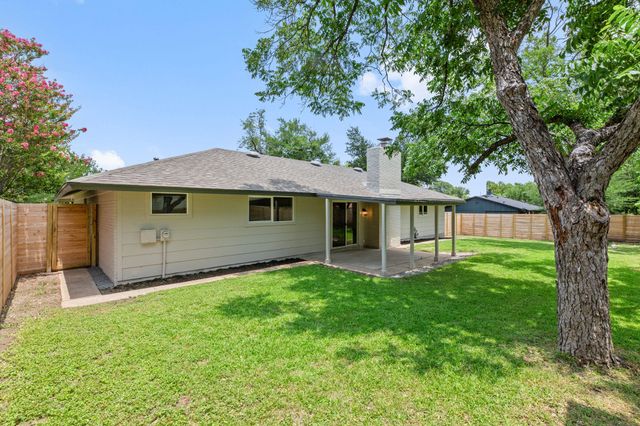 911 Cripple Creek DR, Austin, TX 78758