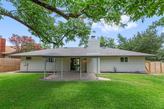 911 Cripple Creek DR, Austin, TX 78758