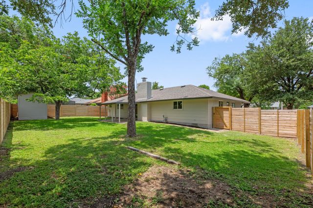 911 Cripple Creek DR, Austin, TX 78758