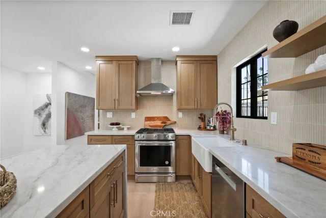1423 N Coronado, Los Angeles, CA 90026