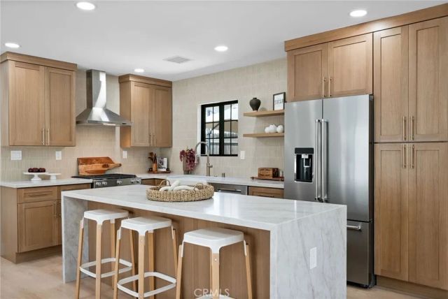1423 N Coronado, Los Angeles, CA 90026
