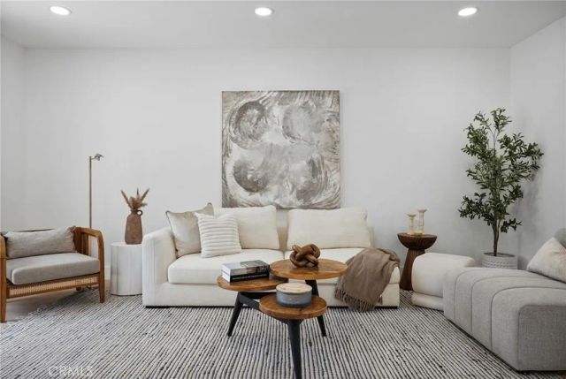 1423 N Coronado, Los Angeles, CA 90026