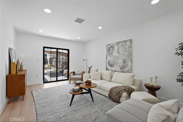 1423 N Coronado, Los Angeles, CA 90026