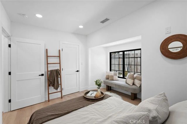 1423 N Coronado, Los Angeles, CA 90026