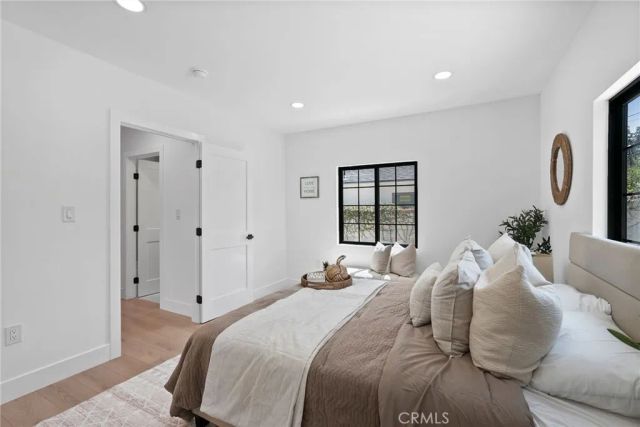 1423 N Coronado, Los Angeles, CA 90026