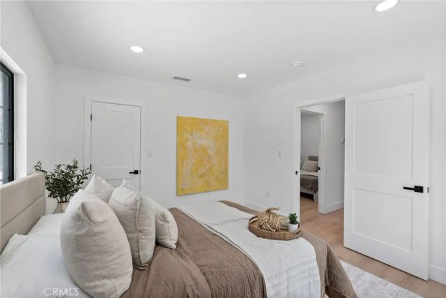 1423 N Coronado, Los Angeles, CA 90026