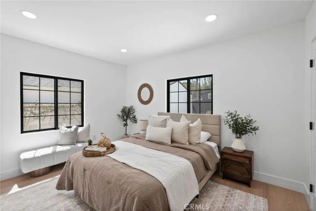 1423 N Coronado, Los Angeles, CA 90026