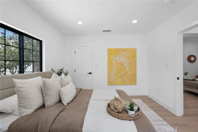 1423 N Coronado, Los Angeles, CA 90026