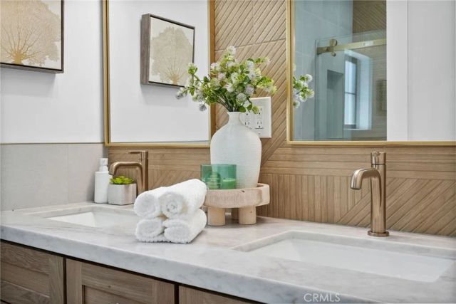 1423 N Coronado, Los Angeles, CA 90026
