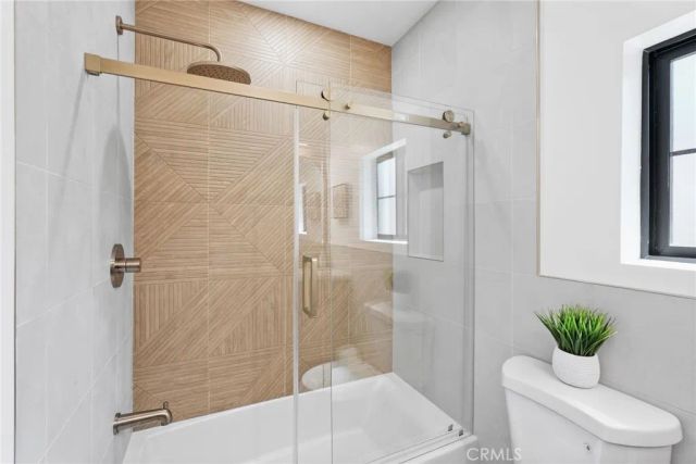 1423 N Coronado, Los Angeles, CA 90026
