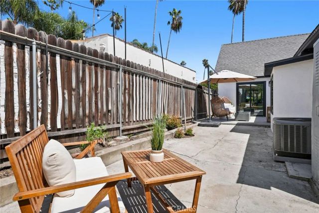 1423 N Coronado, Los Angeles, CA 90026