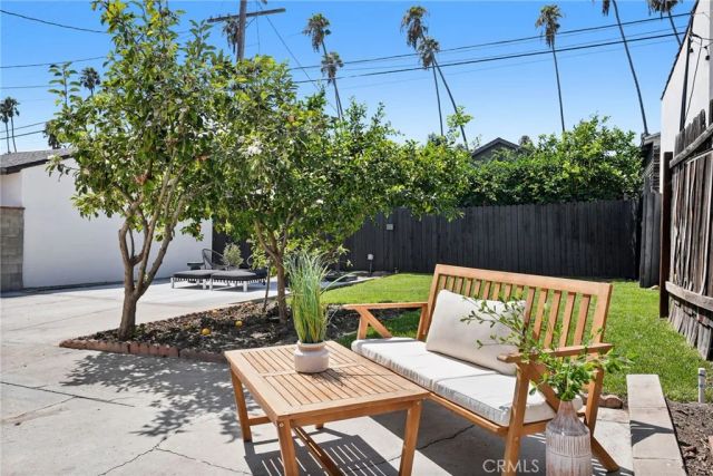 1423 N Coronado, Los Angeles, CA 90026