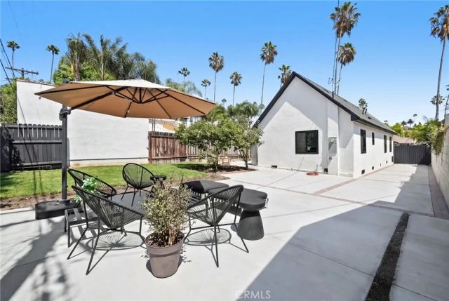 1423 N Coronado, Los Angeles, CA 90026
