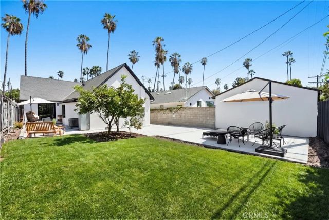 1423 N Coronado, Los Angeles, CA 90026