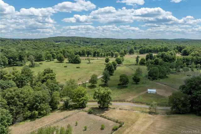1197 Bulls Head Road, Clinton Corners, NY 12514