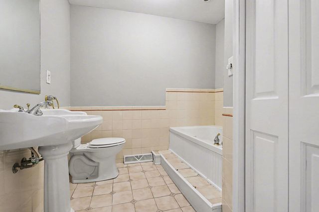 17 Evanston, Emmett Twp, MI 49014